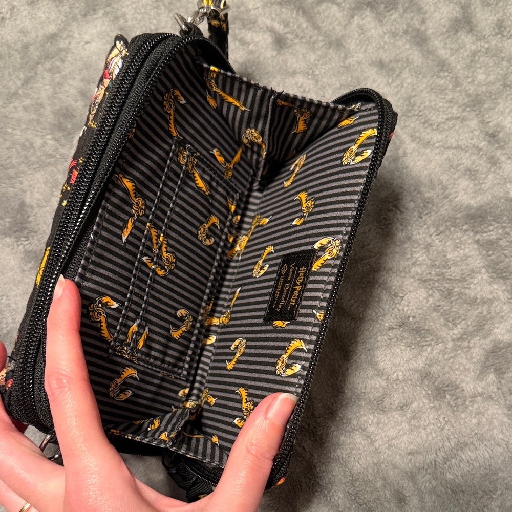 Vera Bradley Black Quilted Wristlet, Harry Potter collection - Picture 4 of 4